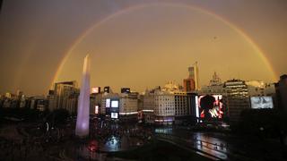 Buenos Aires se pinta de rojo y blanco: así celebran hinchas de River el título en el Obelisco [FOTOS]