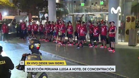 Jugadores de la Selección Peruana acompañaron a los hinchas en el banderazo. (Video: Movistar)