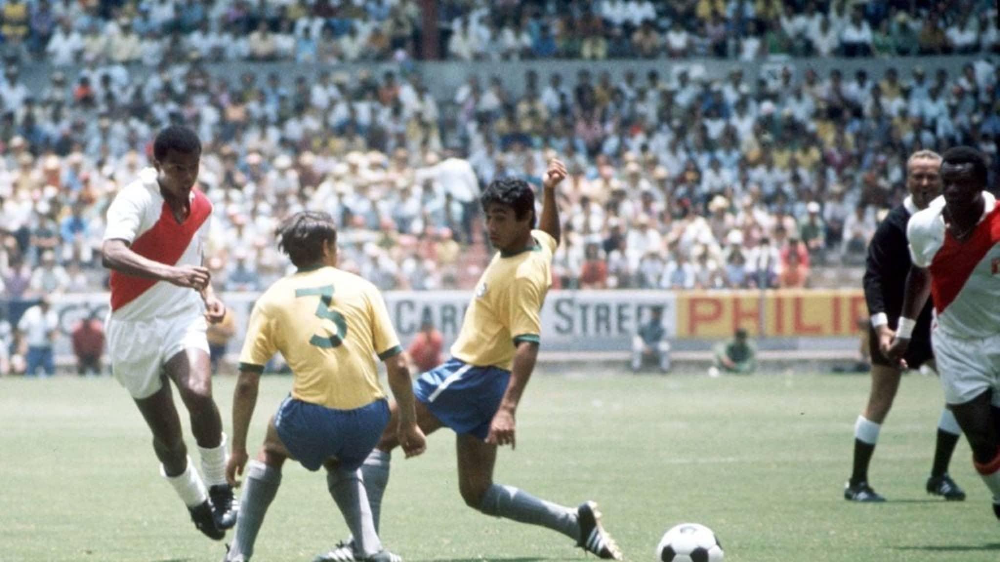 Teófilo Cubillas jugó en tres Mundiales con la 10 en la espalda. Anotó el mismo número de goles. (Foto: Getty Images)