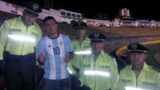 Messi le regaló su camiseta en el Argentina-Ecuador, pero él la quiere vender por este motivo