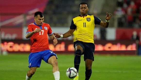 Ecuador venció 2-0 a Chile en la Jornada 14 de las Eliminatorias rumbo a Qatar 2022. (Foto: AFP)