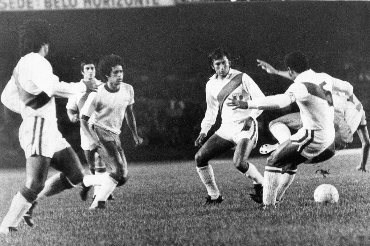 La selección peruana dirigida por Marcos Calderón llegaba a este partido por las semifinales luego de clasificar como primera e invicta en su grupo, eliminando a las selecciones de Chile y Bolivia. (Foto: GEC Archivo Histórico)