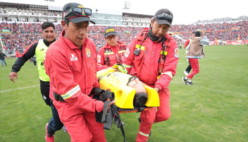 El arquero de Cienciano Mario Villasanti fue trasladado a una clínica de Cusco. (José Carlos Angulo)