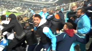 Una locura: efusivo festejo de hinchada del Marsella por gol al último minuto es viral [VIDEO]