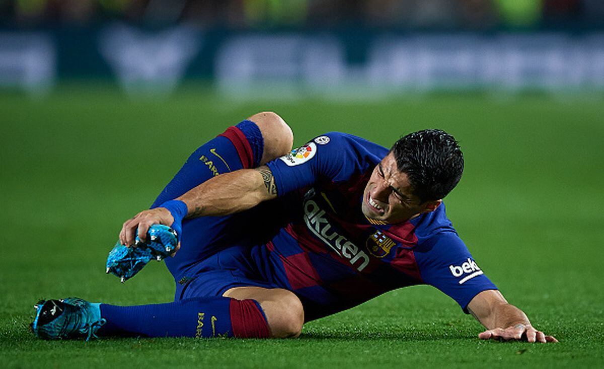 Luis Suárez se lesionó en las semifinales de la Supercopa de España ante el Atlético de Madrid. (Getty)