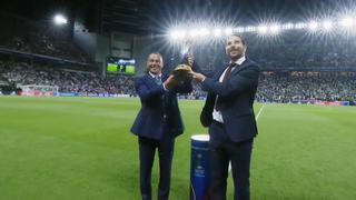 Leyendas vivientes: Pizarro y Cafú participaron en la ceremonia de la final del Mundial de Clubes