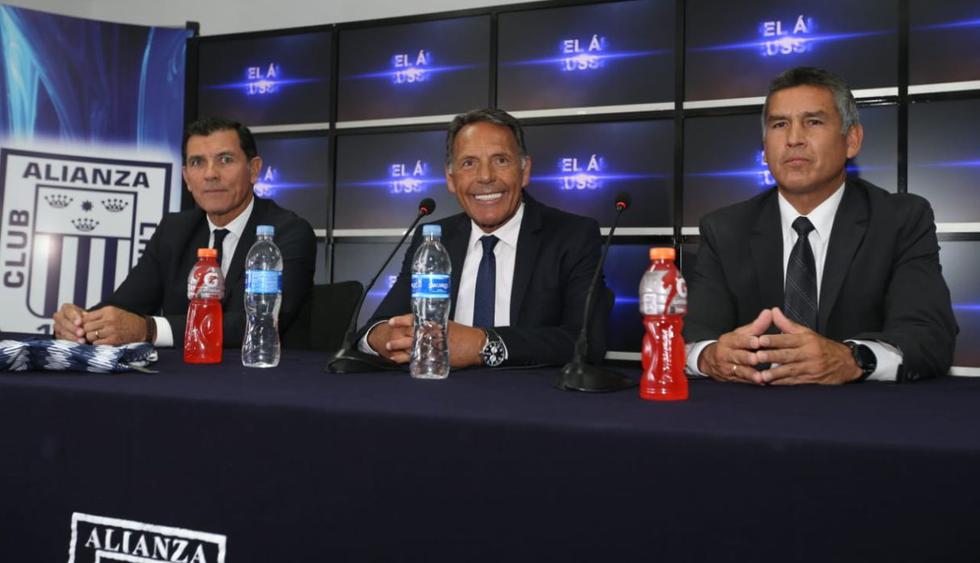 Russo fue presentado como técnico de Alianza Lima. (Foto: Violeta Ayasta / GEC)