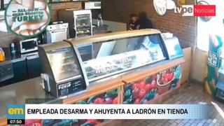 Video viral: Trabajadora frustra robo en conocido restaurante y la despiden