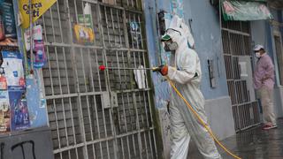 Peligroso e ineficaz: la OMS advierte sobre los riesgos de rociar desinfectante sobre las calles para “eliminar” el coronavirus