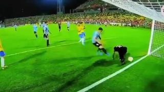 Inexplicable: autogol de De Arruabarrena para el 1-1 de Brasil ante Uruguay por el Preolímpico da la vuelta al mundo [VIDEO]