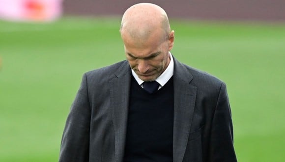 Zinedine Zidane dialogará con la directiva de Real Madrid en los próximos días. (Foto: AFP)
