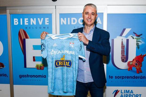 Tiago Nunes firmó como técnico de Sporting Cristal por todo el 2023. (Foto: Sporting Cristal)