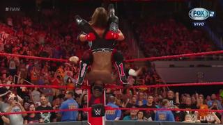 ¡Lo hizo puré! AJ Styles le aplicó un 'súper clash' a Cedric Alexander en Monday Night Raw [VIDEO]