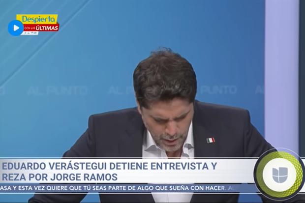 Eduardo Verástegui rezando por Jorge Ramos en el programa "Al punto" (Foto: Univision)