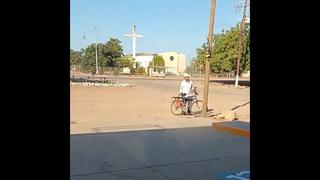 Lo más tierno que verás: abuelito en bicicleta le lleva la comida a nieta hasta su trabajo [VIDEO]