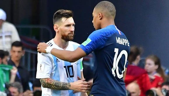 Mbappé y Messi, tras el duelo por octavos de final de la Copa del Mundo 2018. (Foto: AFP)
