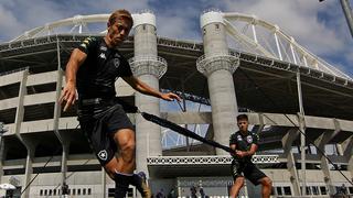 A Lecaros se le va un amigo: Keisuke Honda rescinde su contrato con el Botafogo