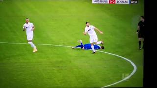 Conmoción en la Bundesliga: escalofriante choque de cabezas en el Schalke 04 vs. Augsburgo [VIDEO]