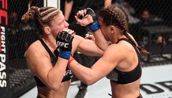 Liana Jojua recibe un brutal codazo. (Foto: UFC)