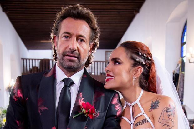 Los personajes de Gabriel Soto y Sara Corrales se casaron en "Mi fortuna es amarte" (Foto: TelevisaUnivison)