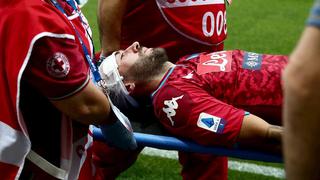 El terrible golpe a la cabeza de David Ospina que provocó que salga en camilla del campo | VIDEO