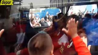 Selección Peruana: la reacción de Ricardo Gareca cuando hinchas le golpean la luna del bus [VIDEO]