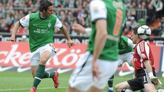 Claudio Pizarro: Werder Bremen lo recordó en medio del debate si es convocado o no