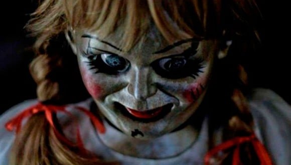 ¿Realmente escapó? Annabelle, la muñeca diabólica que generó pánico en las películas de terror, generó controversia en redes sociales. (Foto: Captura de Warner Bros Picture/YouTube)