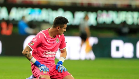 Se acabaron los tratos: Raúl Gudiño será jugador libre tras no renovar con Chivas. (Getty Images)