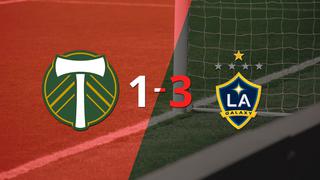 LA Galaxy gana 3-1 a Portland Timbers con doblete de Javier Hernández