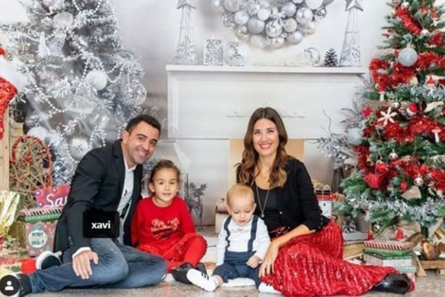 Xavi Hernández, exjugador y ahora técnico del Al Saad, la pasó con su familia. (Foto: redes sociales)