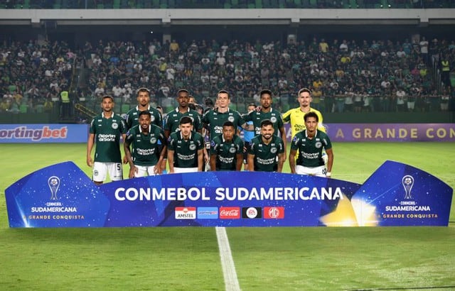 Emerson Ávila alista cambios, respecto al once que empleó la primera vez que enfrentó a Universitario. Conoce quiénes estarán para el cotejo de este martes en el estadio Serrinha.  (Foto: EVARISTO SA / AFP)