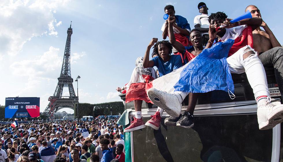 Selección de Francia: Campeón del Mundo recibe calurosa bienvenida en París. (Twitter)