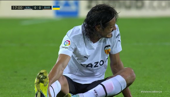 Edinson Cavani se lesionó en el duelo entre Valencia y Barcelona por LaLiga Santander. (Foto: Captura de ESPN)