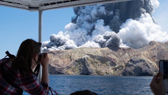 La isla Whakaari está ubicada en la zona norte de Nueva Zelanda y es un volcán activo desde hace décadas (Foto: Michael Schade / Instagram)