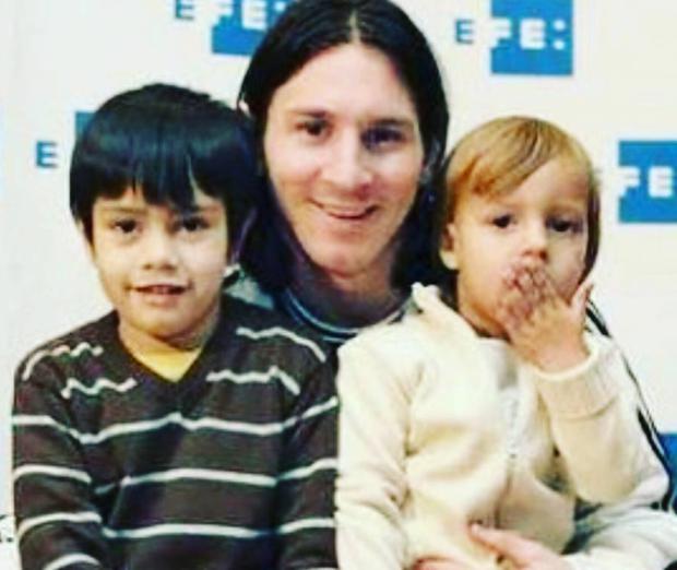 Lionel Messi y Tomás Messi (izquierda) en una foto de antaño (Foto: Tomás Messi / Instagram)