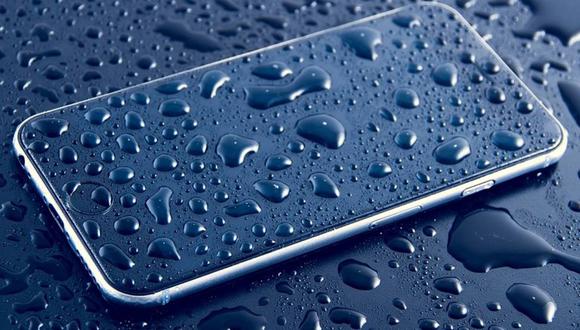 ¿Tu celular se ha caído al agua? Estas son las cosas que no debes hacer con tu smartphone. (Foto: Cinco días)