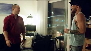 Conor McGregor irrumpió en casa de fanático solo para sorprenderlo (VIDEO)
