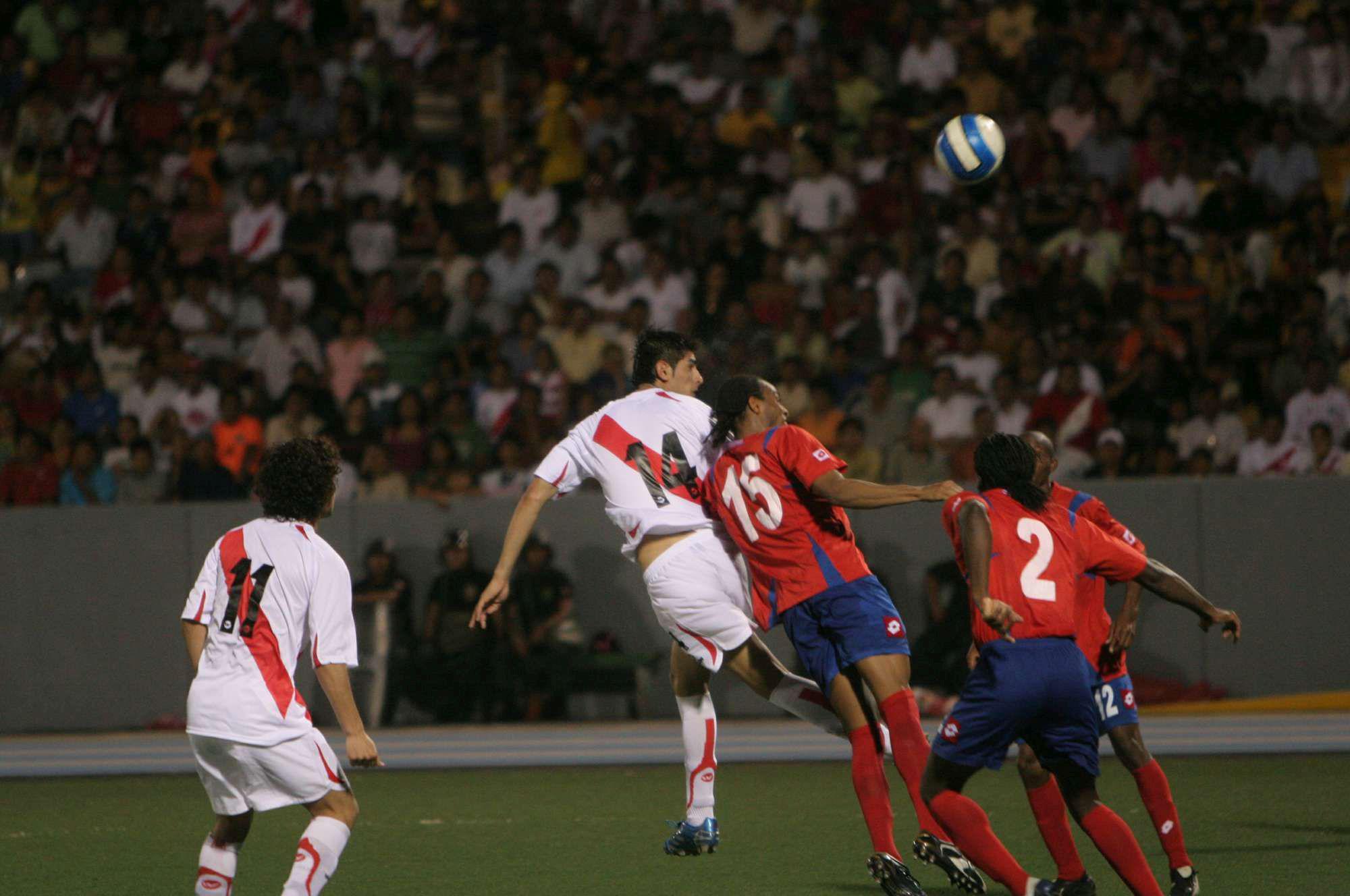 Así fue el primer gol de Carlos Zambrano con la Selección Peruana. (Foto: GEC)