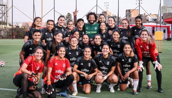 La postal de Marcelo con la Selección Peruana Femenina (Foto: FPF)
