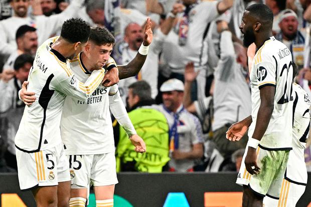 Federico Valverde rescató un empate para su equipo. Real Madrid igualó 3-3 ante Manchester City en el Santiago Bernabéu, por la ida de cuartos de final por Champions League. (Foto: AFP)