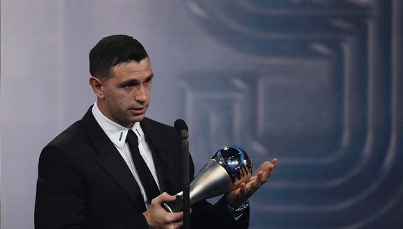 'Dibu' Martínez ganó el Premio The Best a mejor arquero (Foto: AFP).