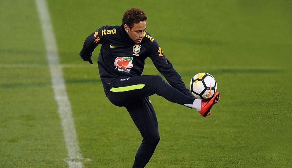 Neymar se prepara para enfrentar a Inglaterra en Wembley (Foto: Daily Mail)